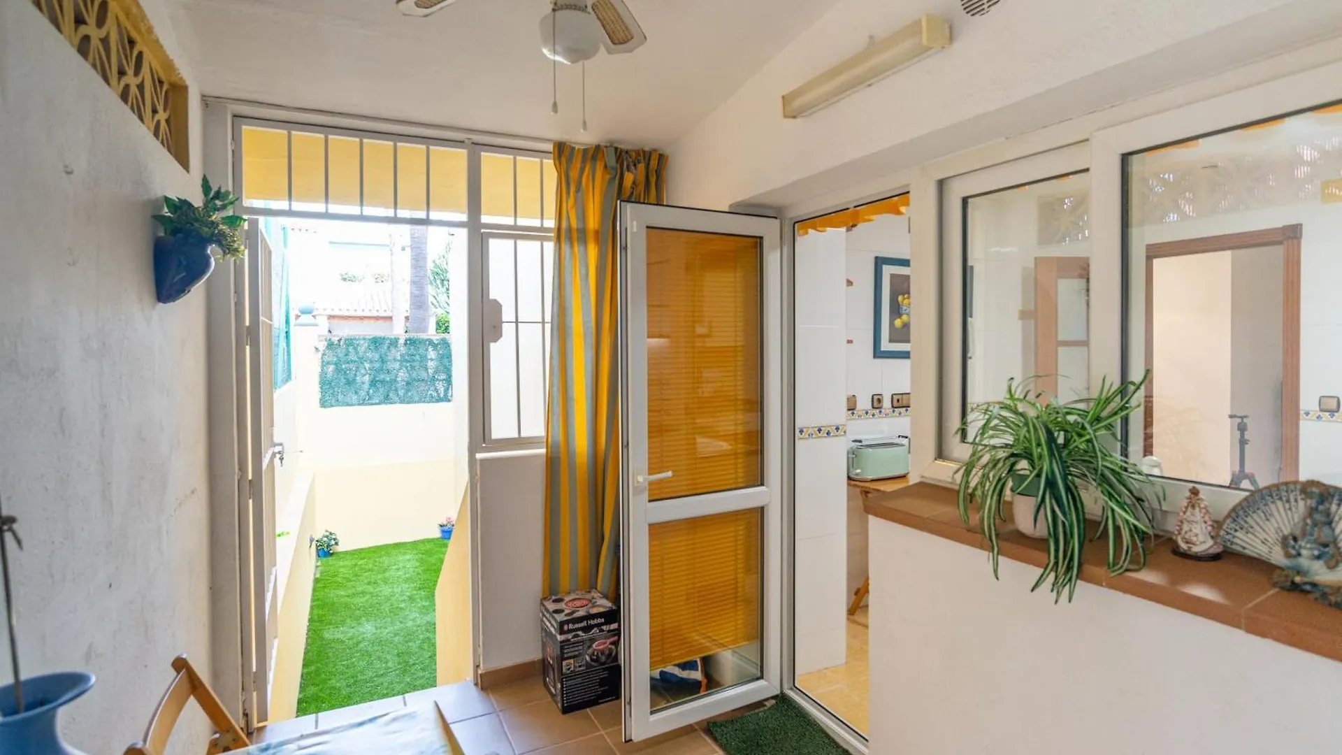 Villa Valentina - Renovated On Los Alamos Beach Torremolinos 0*,  Spanje