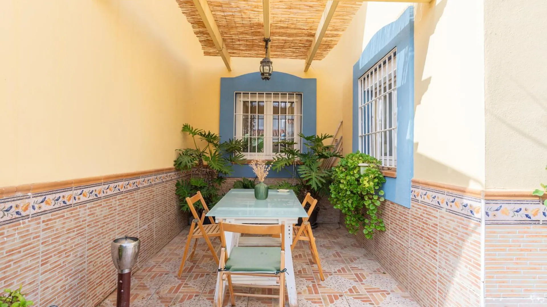 Villa Valentina - Renovated On Los Alamos Beach Torremolinos Spanje