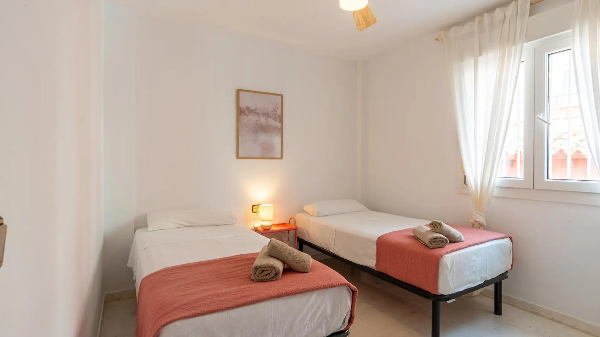 Villa Valentina - Renovated On Los Alamos Beach Torremolinos 0*,  Spanje