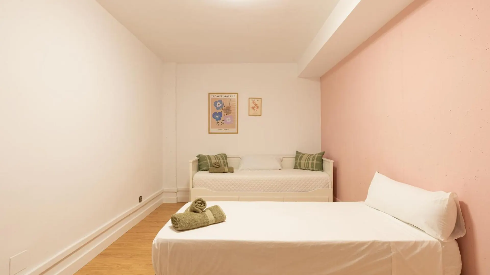 Villa Valentina - Renovated On Los Alamos Beach Torremolinos Spanje